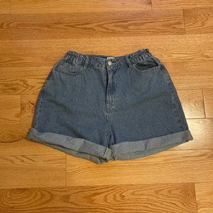 NWOT, High Rise Denim Shorts, Size M (14)